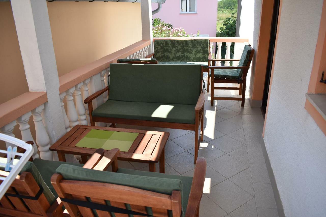Apartman Nin-Dodo Exteriör bild